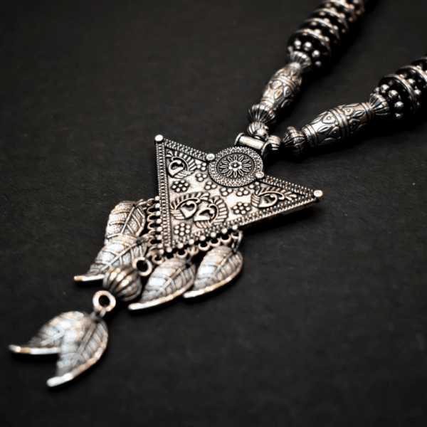 Oxidized Rustic Radiance Jewellery Triangular Leafy Pattern - Image 2