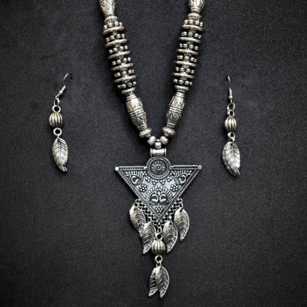 Oxidized Rustic Radiance Jewellery Triangular Leafy Pattern
